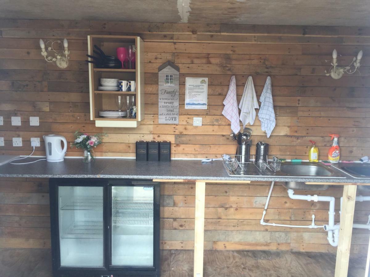 Bell Tent Glamping At Royal Victoria Country Park Southampton Zewnętrze zdjęcie
